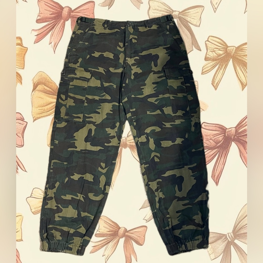 Women’s Green cargo camo pants